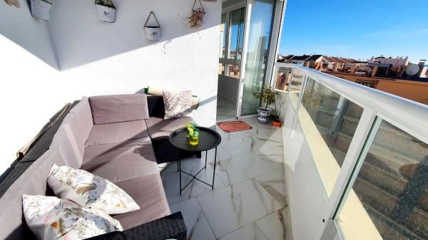 Квартира на продажу на  Calle Rodrigo de Triana, Фуэнхирола photo 1