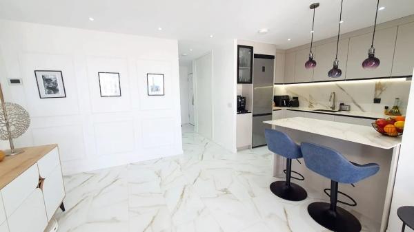 Квартира на продажу на  Calle Rodrigo de Triana, Фуэнхирола photo 3