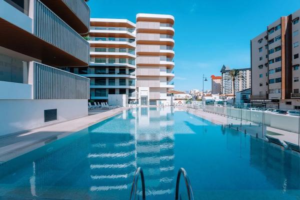 Mieszkanie na sprzedaż w  Zona Puerto Deportivo, Fuengirola photo 1