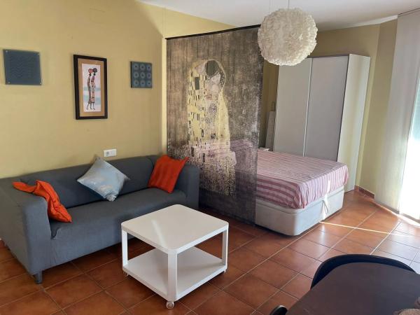 Квартира на продажу в Calle Estepona, 1, Фуэнхирола photo 2