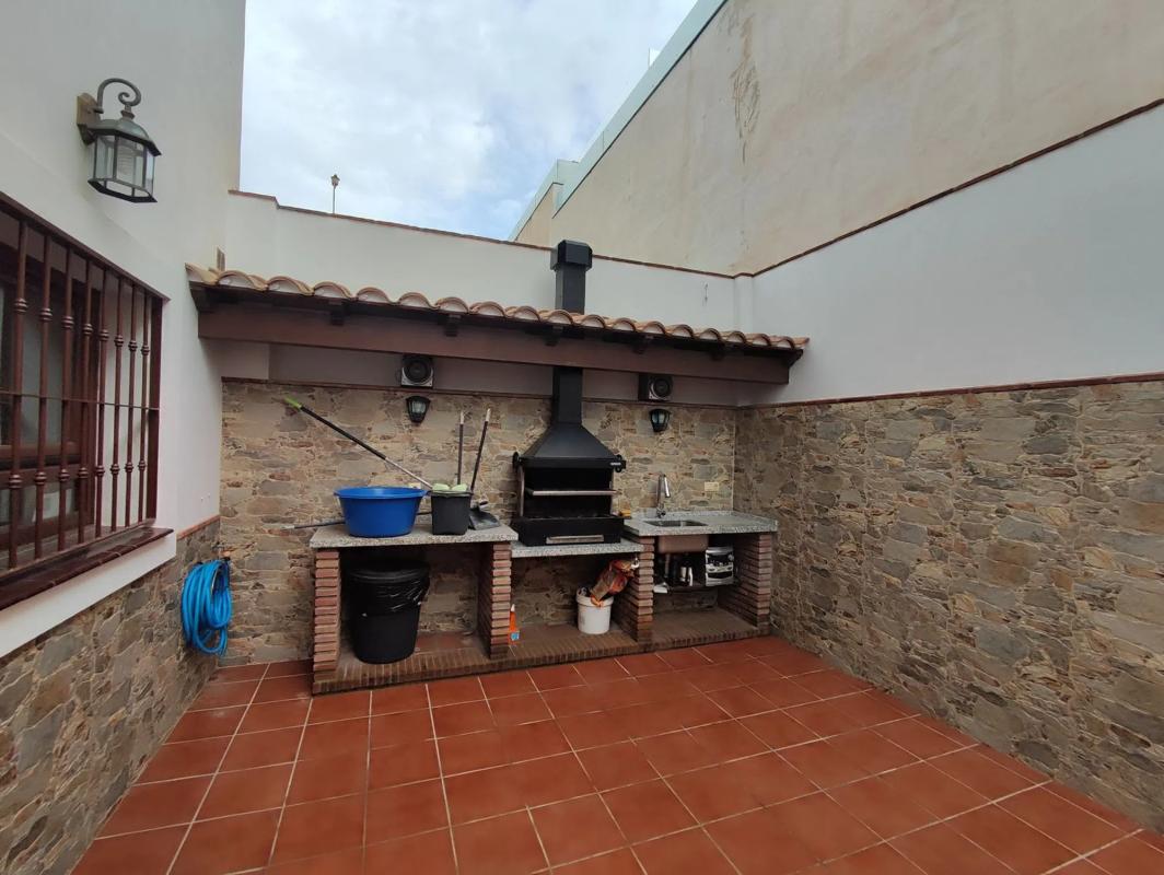 Venta de chalet adosado en Los Pacos , Fuengirola photo 2