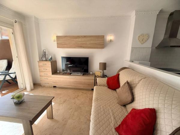 Apartment for sale in Calle las Deblas, Fuengirola thumbnail 2