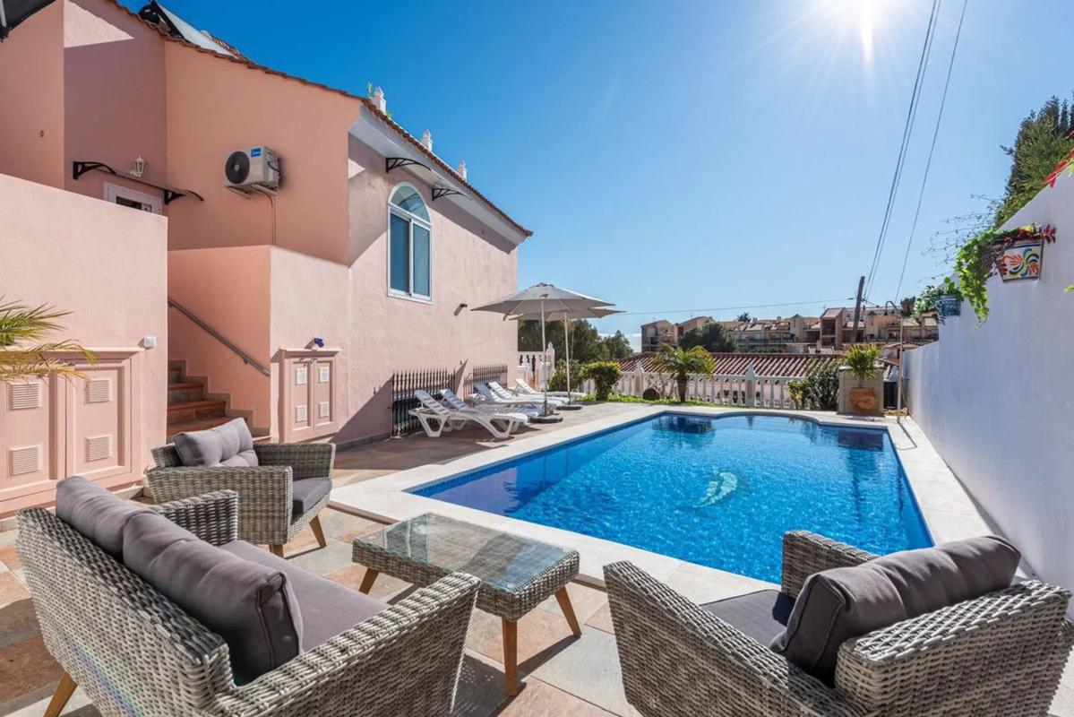 Venta de chalet independiente en Calle Higueras, Fuengirola
photo 2