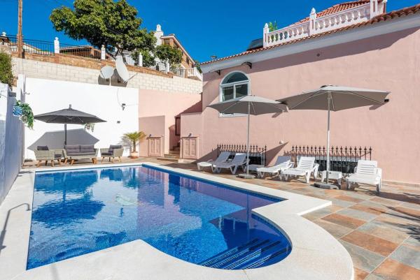 Independent chalet for sale in Calle Higueras, Fuengirola
thumbnail 2
