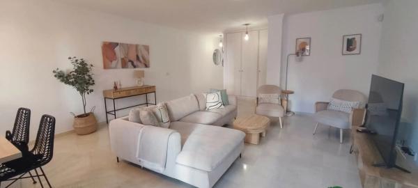 Mieszkanie na sprzedaż w  Zona Puerto Deportivo, Fuengirola photo 1