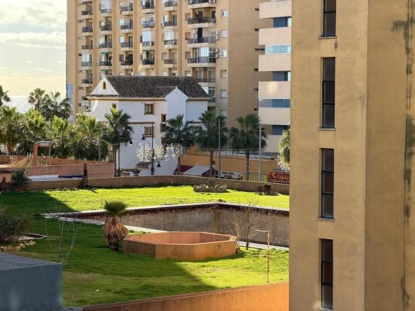 Mieszkanie na sprzedaż w  Zona Puerto Deportivo, Fuengirola photo 1