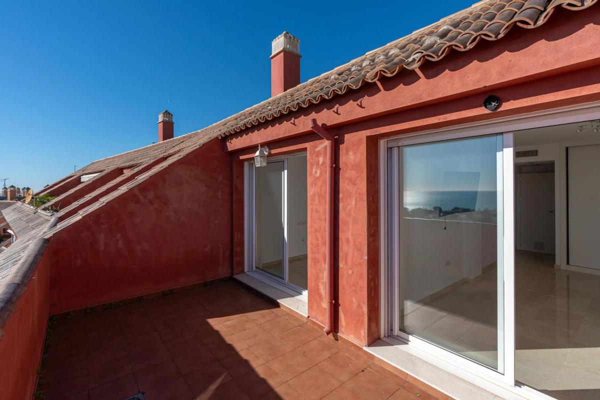 Venta de duplex en Calle Reina Victoria Eugenia, Fuengirola photo 3