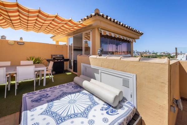 Duplex na sprzedaż w Avenida los Pacos, 1, Fuengirola photo 1