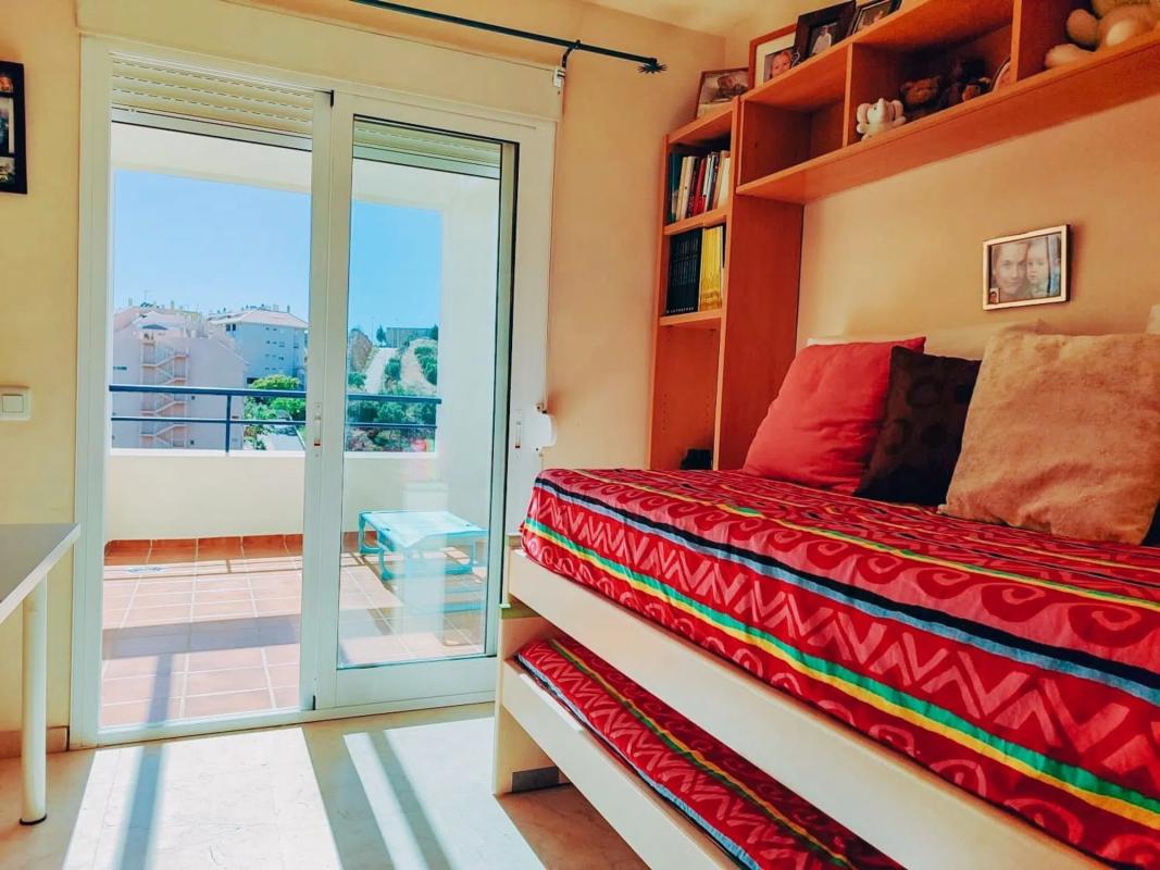 Sprzedaż szeregowego domku w  Calle Vencejo, 18 , Fuengirola photo 2