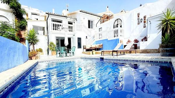 Independent chalet for sale in Zona Sohail, Fuengirola
 photo 4