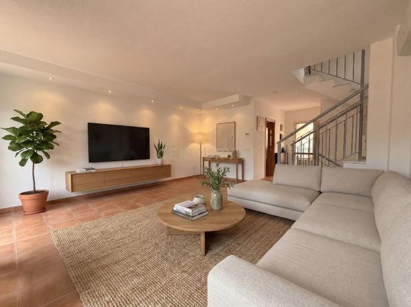 Chalet adosado en venta en  Calle Agustína de Aragón, 20 , Fuengirola photo 4