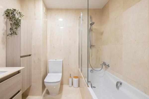 Piso en venta en Avenida Juan Gómez Juanito, 14, Fuengirola
photo 1