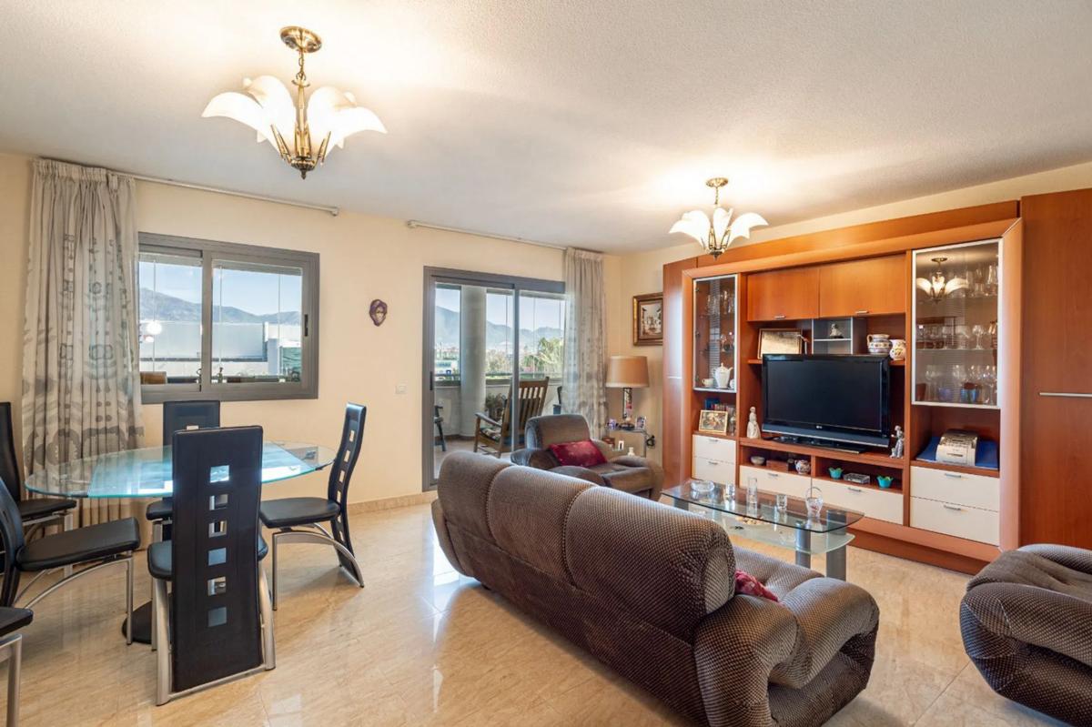 Продажа квартиры на Avenida de la Encarnación s/n, Фуэнхирола
photo 1