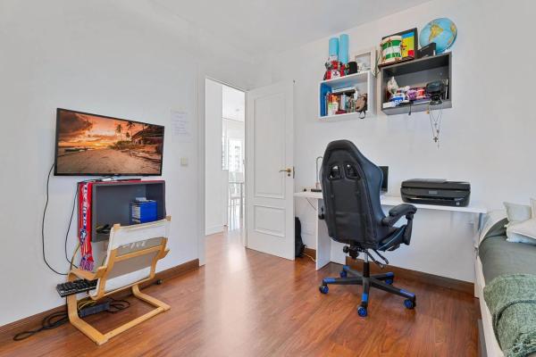 Квартира на продажу на Rotonda de la Luna, Фуэнхирола photo 1