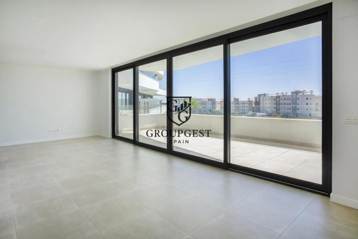 Продажа квартиры на Avenida Alcalde Clemente Díaz Ruiz, Фуэнхирола
photo 2