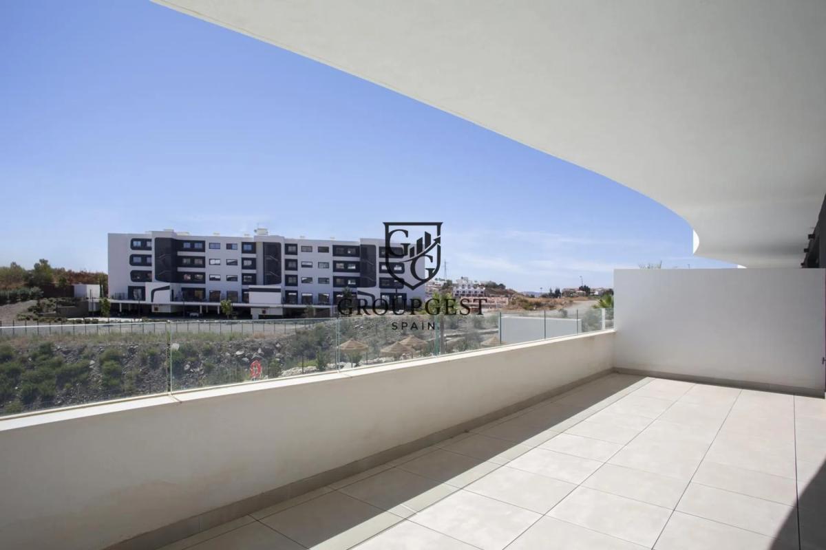 Продажа квартиры на Avenida Alcalde Clemente Díaz Ruiz, Фуэнхирола
photo 4