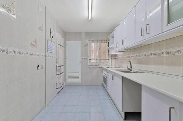 Piso en venta en Calle lanzarote, Fuengirola
thumbnail 1