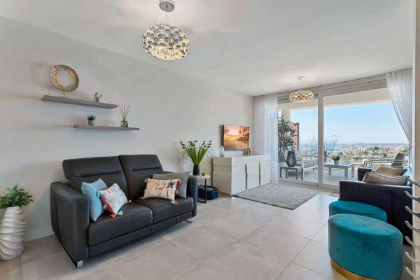 Piso en venta en Calle Margarita Salas, Fuengirola
photo 1