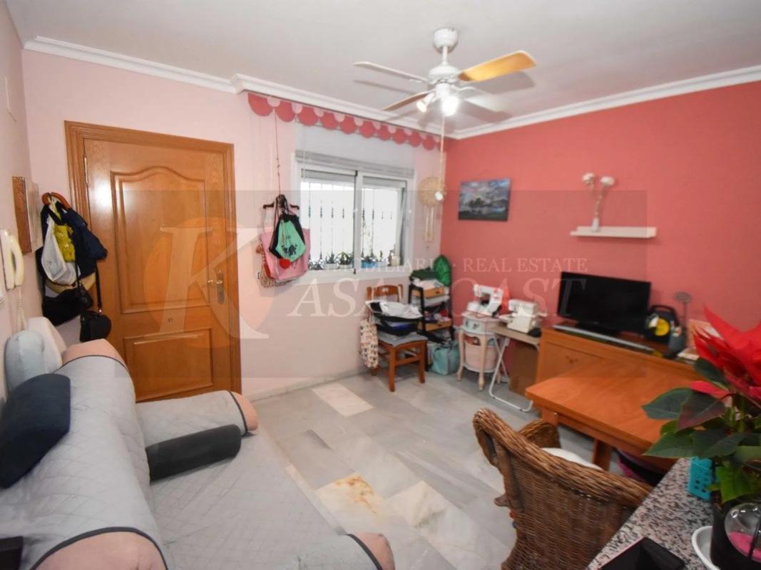 Sale of apartment in Calle Santa Fe, Fuengirola
 photo 3