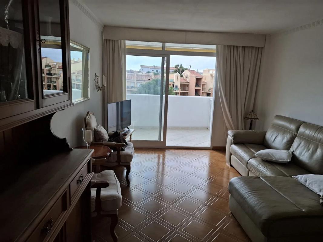 Sale of apartment in Calle Orquídea, Fuengirola
photo 3