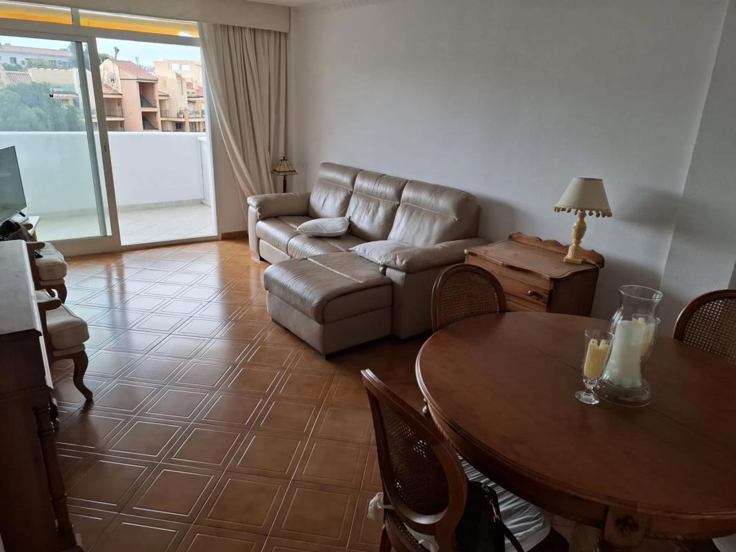 Sale of apartment in Calle Orquídea, Fuengirola
photo 4