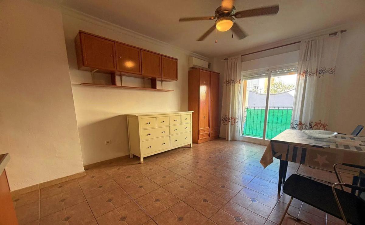 Venta de estudio en Calle Santísima Trinidad, Fuengirola photo 5