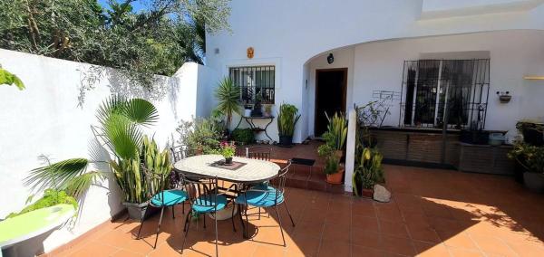 Chalet adosado en venta en  Calle Colina Blanca, 1 , Fuengirola photo 2
