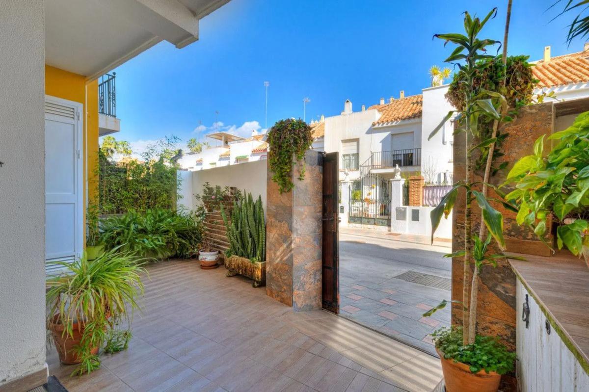 Venta de chalet adosado en  Calle Monaguillo , Fuengirola photo 3