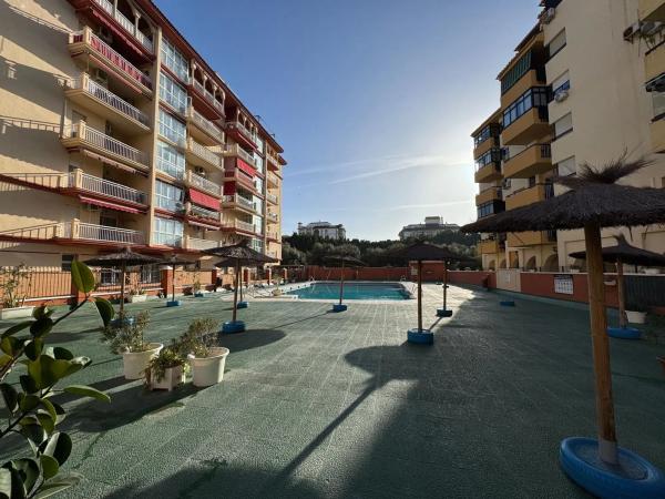 Piso en venta en CL ANTONIO CHENEL ANTOÑETE, Fuengirola
thumbnail 1