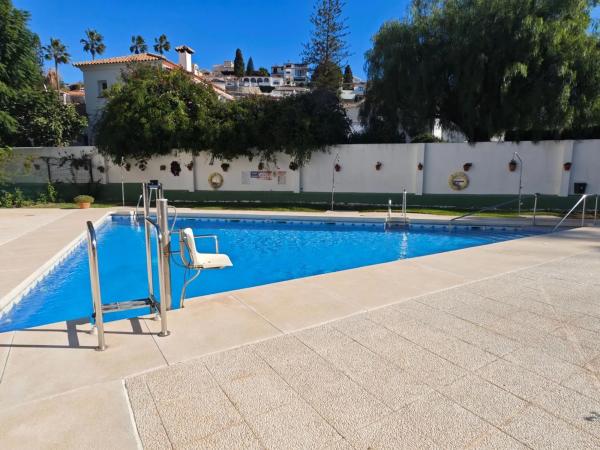 Piso en venta en Calle Orquídea, Fuengirola
photo 1