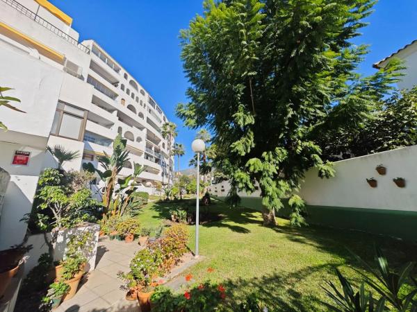 Piso en venta en Calle Orquídea, Fuengirola
photo 1