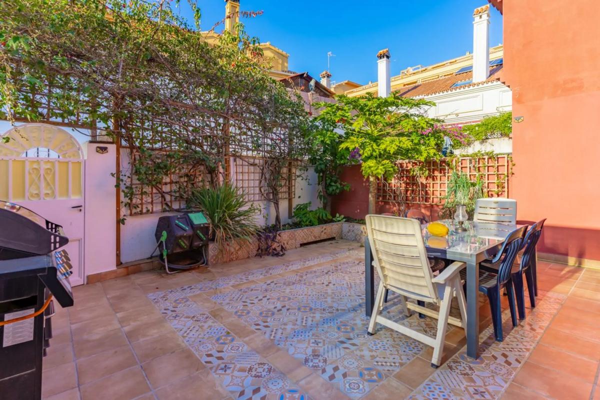 Venta de chalet independiente en Calle Nardos, Fuengirola
photo 1