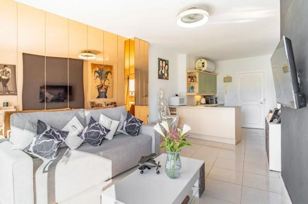 Piso en venta en Calle el Lirio, 16, Fuengirola
 photo 4