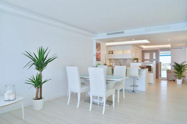 Piso en venta en Calle del Castillo, 17, Fuengirola
 photo 2