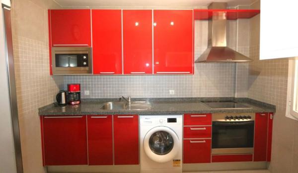 Chalet adosado en venta en  Calle los Helechos, 12 , Fuengirola photo 1