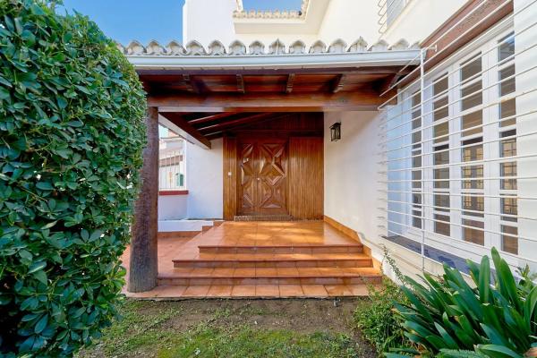 Chalet independiente en venta en Calle Antequera, Fuengirola
thumbnail 1
