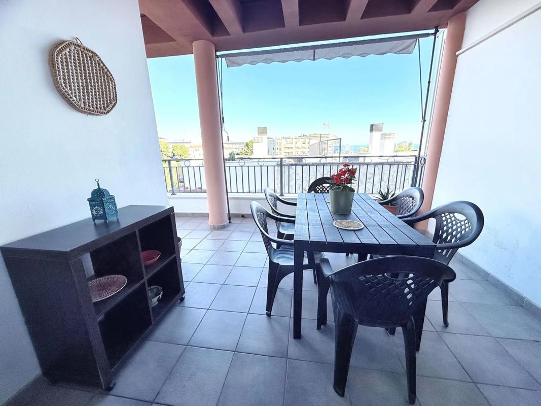 Venta de chalet adosado en Calle Amapolas , Fuengirola photo 2