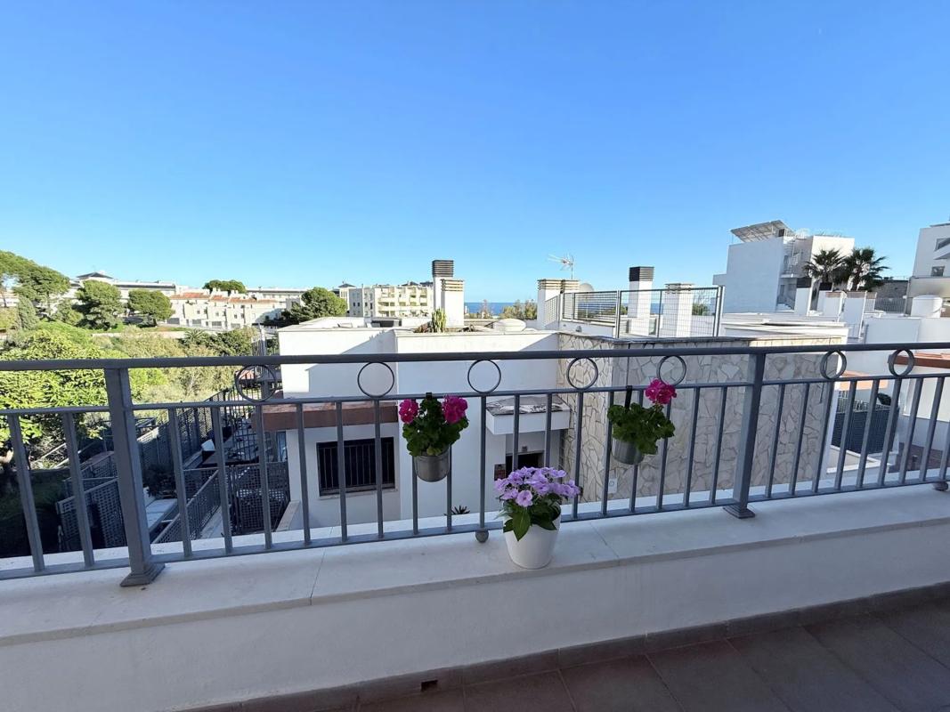 Venta de chalet adosado en Calle Amapolas , Fuengirola photo 4
