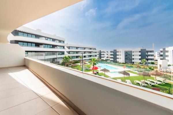 Piso en venta en Avenida del Higuerón, 84, Fuengirola
 photo 4