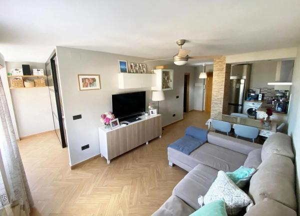 Piso en venta en Calle Zarzas, Fuengirola
photo 1