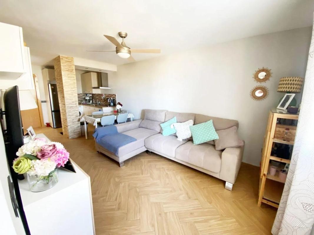 Venta de piso en Calle Zarzas, Fuengirola
 photo 2