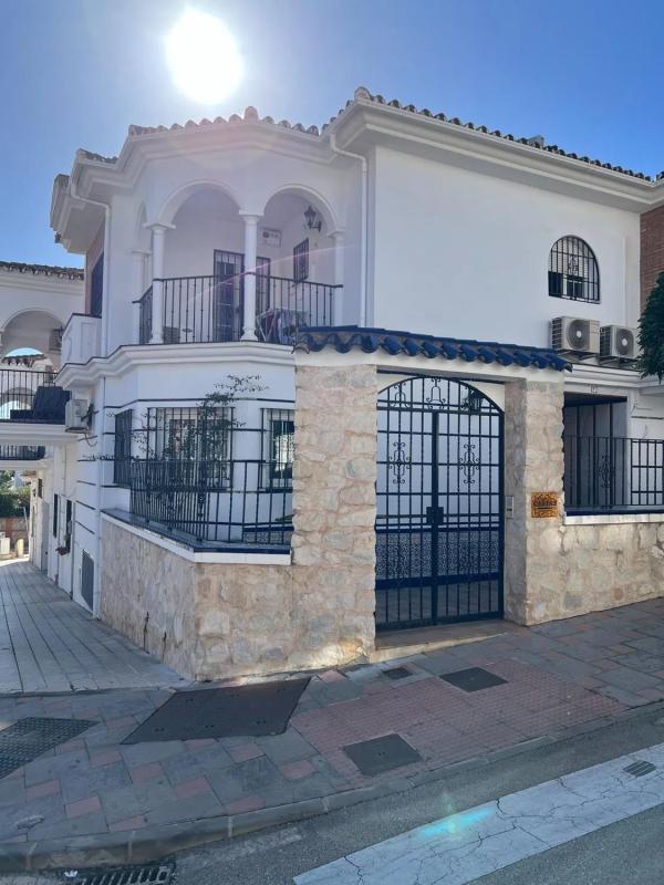 Venta de chalet independiente en Zona Sohail, Fuengirola
photo 1