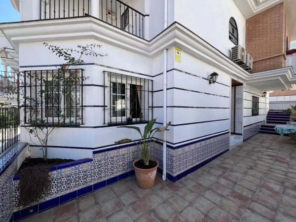 Chalet independiente en venta en Zona Sohail, Fuengirola
 photo 4