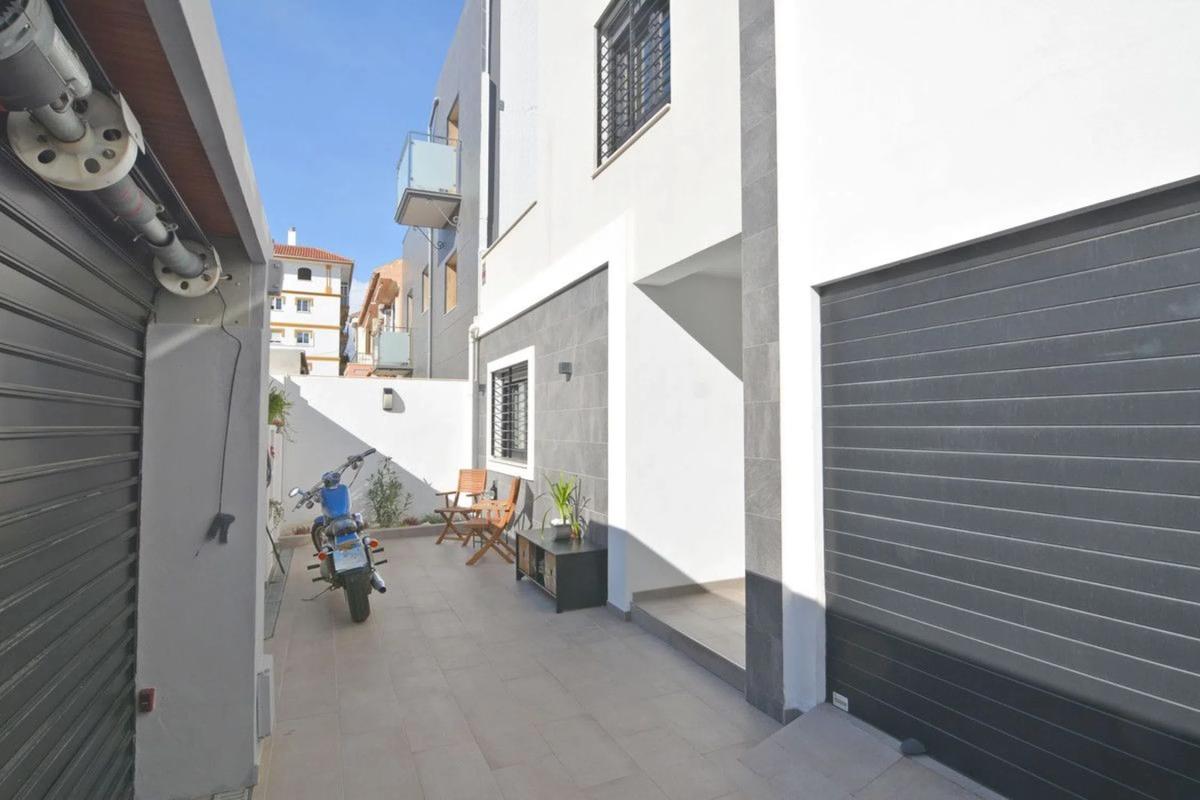 Venta de chalet adosado en Calle Ricardo León , Fuengirola photo 1