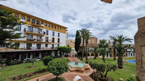 Mieszkanie na sprzedaż w Calle Maestra Ángeles Aspiazu, Fuengirola photo 1