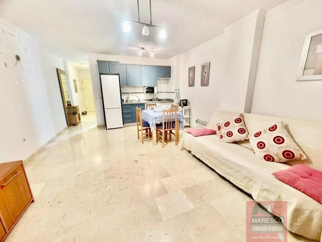 Sale of apartment in Calle Narciso, Fuengirola
photo 2