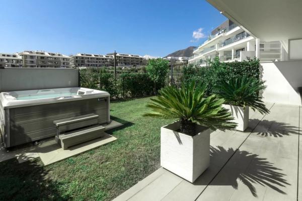 Piso en venta en Avenida 8 de marzo s/n, Fuengirola
photo 1