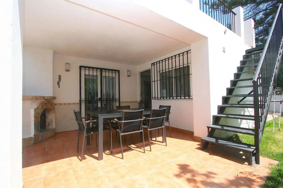 Venta de chalet independiente en Calle Vėlez Málaga, Fuengirola
photo 1
