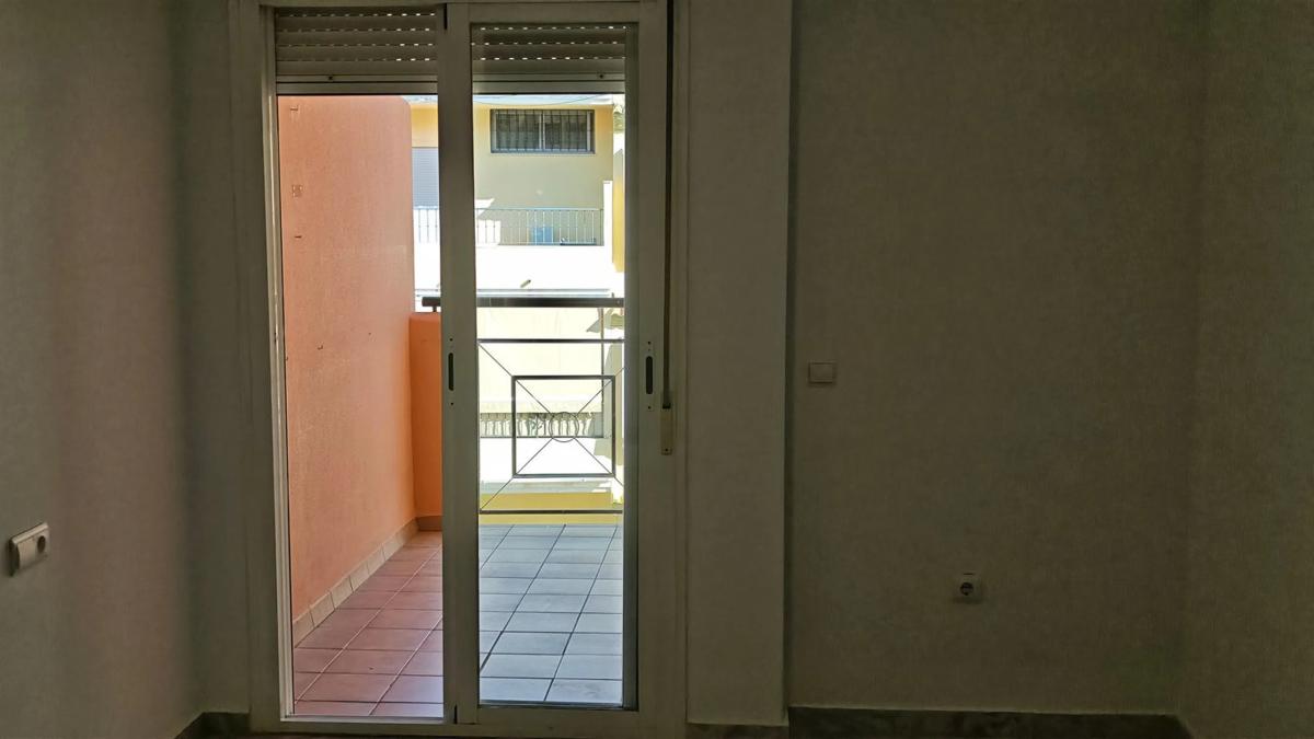 Продажа квартиры на Calle Jilguero, 31, Фуэнхирола
photo 2