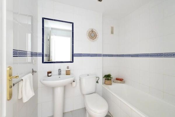 Duplex en venta en Calle Perdices, 4, Fuengirola thumbnail 1